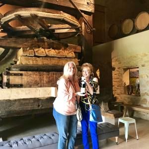 Meet your Posher, Theda